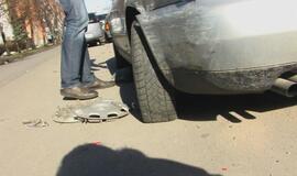 Girtas jubiliatas daužė "Audi" automobilius