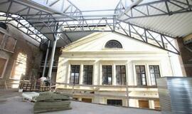 Teatro rūmus apžiūrėjo būrys klaipėdiečių