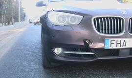 Moters vairuojamas BMW partrenkė stirną