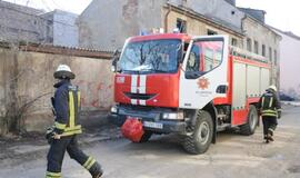 Senamiestyje degė apleistas pastatas