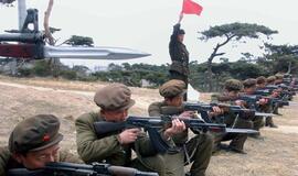 Šiaurės Korėja surengė karines pratybas