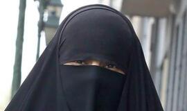 Smurto ir prievartos vengiančių moterų Afganistane laukia teismas