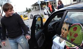 Į Lietuvą sugrįžęs Ričardas Berankis dovanų gavo naują BMW