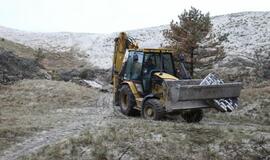 Griaunamas apleistas pastatas Smiltynėje