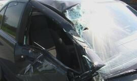 BMW ir sunkvežimio avarija sudarė spūstis