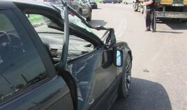 BMW ir sunkvežimio avarija sudarė spūstis