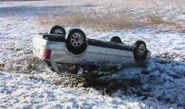 Su vasarinėmis padangomis - į griovį