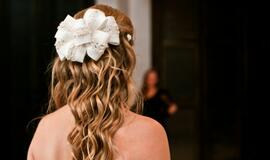 Raudonasis Kryžius už auką siūlo vestuvinę suknelę