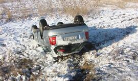 Su vasarinėmis padangomis - į griovį