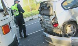 Didelis autobusas sukėlė didelę avariją