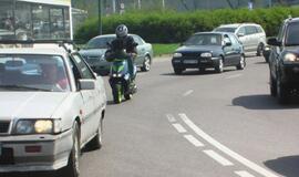 BMW ir sunkvežimio avarija sudarė spūstis