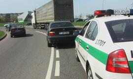 BMW ir sunkvežimio avarija sudarė spūstis