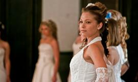 Raudonasis Kryžius už auką siūlo vestuvinę suknelę