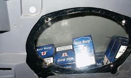 Tauragiškis cigaretes slėpė automobilio garso kolonėlėse