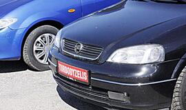 Dyzeliniai automobiliai vis dar valdo