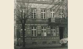 Klaipėdos akvarelės: namai ir žmonės (243)