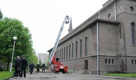 Gaisrininkai surengė pratybas