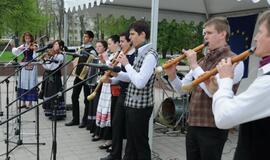 Atgimimo aikštėje susivienijo kartos