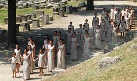 Olimpijoje įžiebta olimpinė ugnis