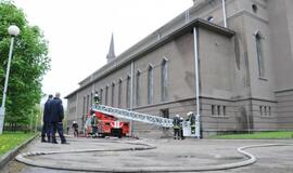 Gaisrininkai surengė pratybas