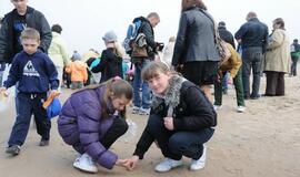 Neptūnas gintarą išdalino poilsiautojams