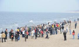 Neptūnas gintarą išdalino poilsiautojams