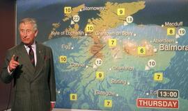 Princas Charles ir jo žmona Camilla tapo orų pranešėjais