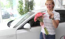 Simona Krupeckaitė gavo dovanų naują "Alfa Romeo Giulietta" automobilį