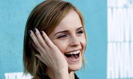 Emma Watson padažė šunį rožine spalva