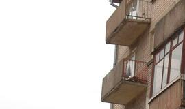 Iškritusi iš balkono pateko į reanimaciją