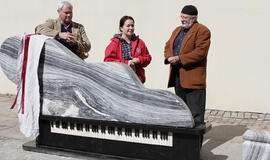 Marmurinis fortepijonas – dovana Klaipėdai