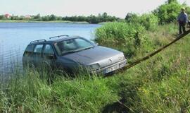 Skęsdamas ežere, vairuotojas gėrė toliau