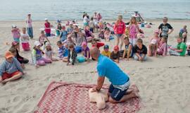 Melnragėje vaikai susipažino su gelbėtojo profesija