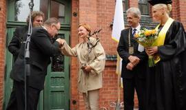 Klaipėdos universitete atidengta skulptūra "Polėkis"