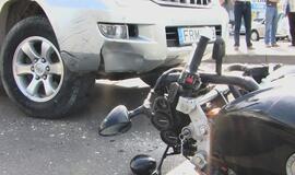 Nekaltas motociklininkas spruko iš avarijos vietos