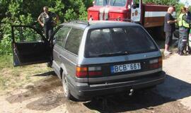 Skęsdamas ežere, vairuotojas gėrė toliau