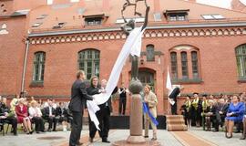 Klaipėdos universitete atidengta skulptūra "Polėkis"