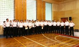 Jūreivystės mokyklos absolventams įteikti diplomai