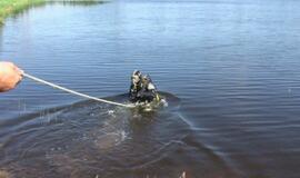 Skęsdamas ežere, vairuotojas gėrė toliau