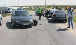 Vokiškas derbis: vienas "Audi" sudaužė du "BMW"