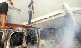 Nigerijoje sudužus lėktuvui, žuvo mažiausiai 153 žmonės