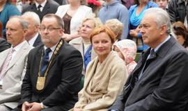 Klaipėdos universitete atidengta skulptūra "Polėkis"