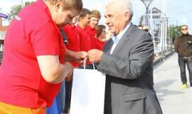 "Lietuva" išpaukia į didžiųjų burlaivių regatą