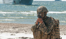 Ramų paplūdimį sudrebino karinė technika