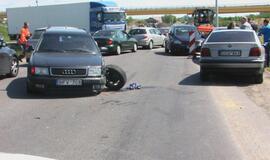 Vokiškas derbis: vienas "Audi" sudaužė du "BMW"