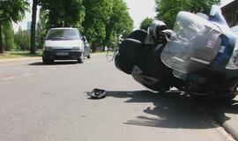Vasaros pradžia pažymėta motociklo avarija