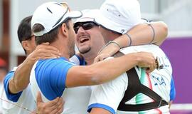 Italijos lankininkai pirmą kartą iškovojo olimpinį auksą komandų varžybose