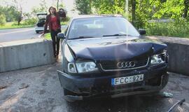 Kompanijos kelionę poilsio link užtvėrė betoniniai blokai