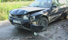 Kompanijos kelionę poilsio link užtvėrė betoniniai blokai