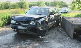 Kompanijos kelionę poilsio link užtvėrė betoniniai blokai